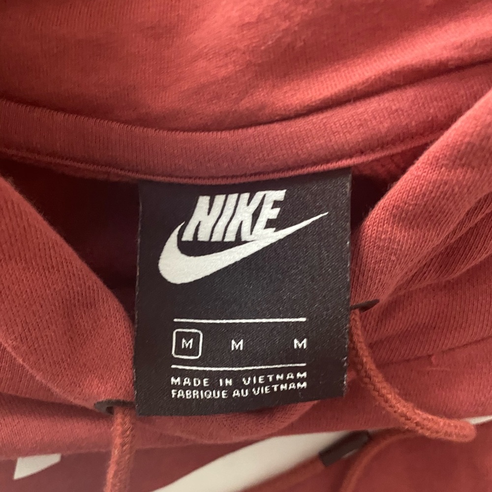 nike pullover - Picture 3 of 3